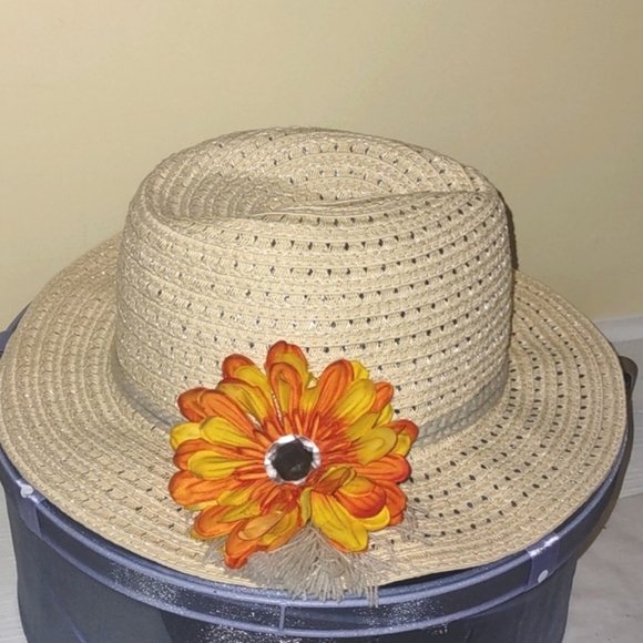 Cream Color Casual Hat - Picture 7 of 16